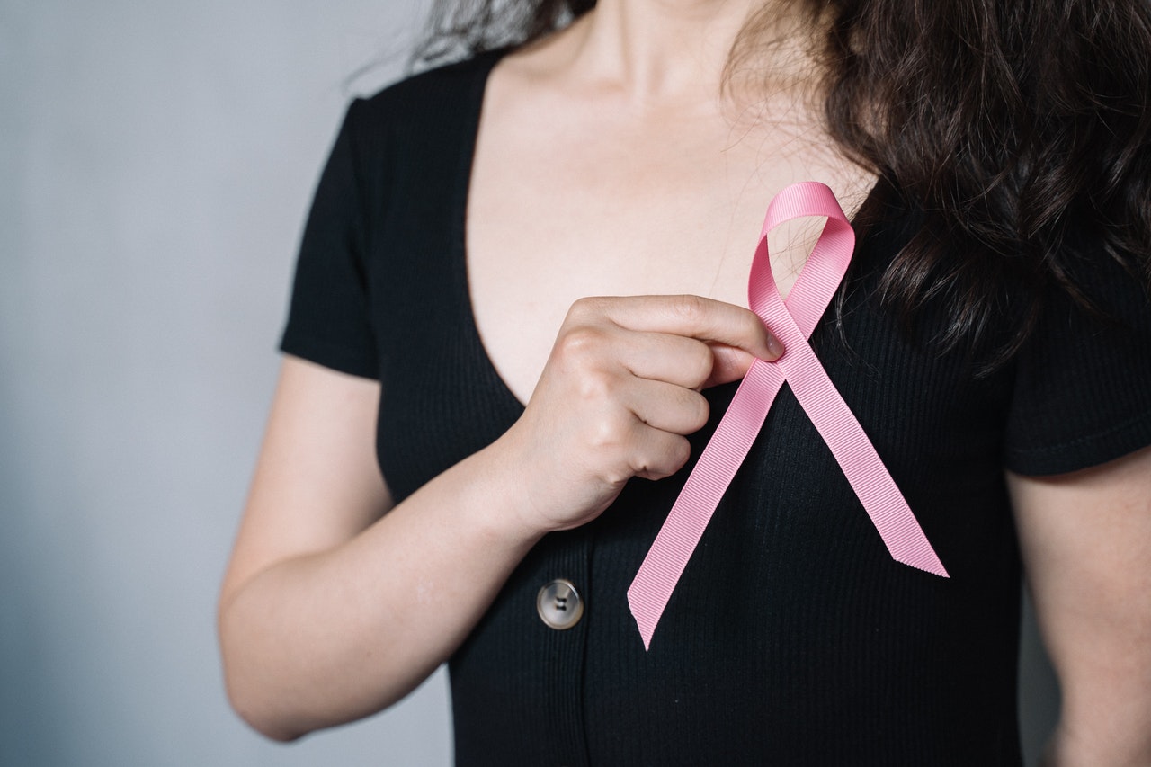 ¿Cómo debes explorarte para prevenir cáncer de mama?