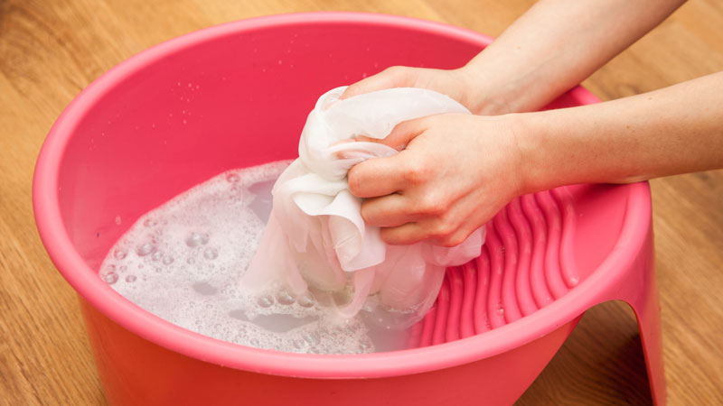 Cómo hacer jabón liquido quitamanchas para ropa blanca ¡Con 50 pesos!