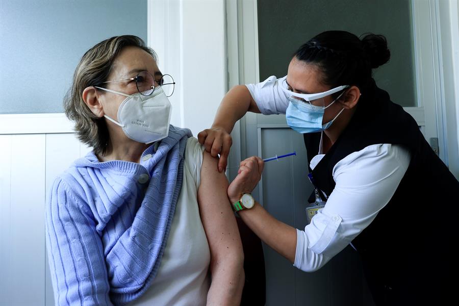 México arranca vacunación contra la influenza en grupos vulnerables