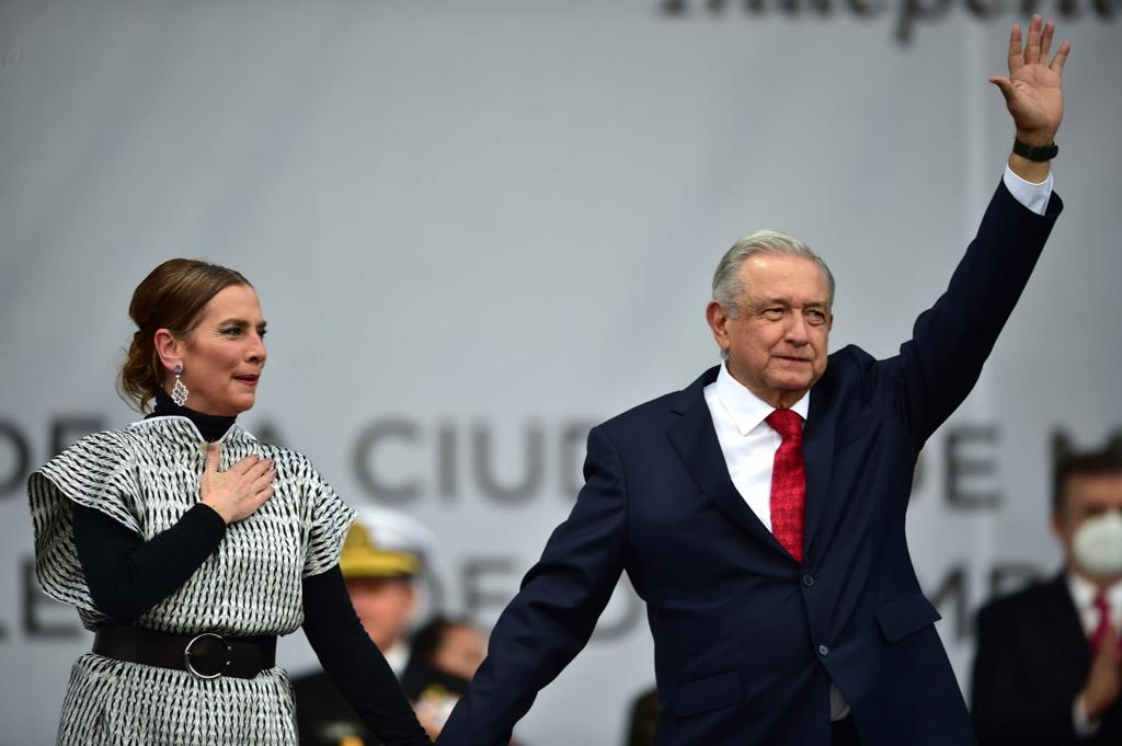 ‘Tres años de Gobierno y estamos de pie’: López Obrador