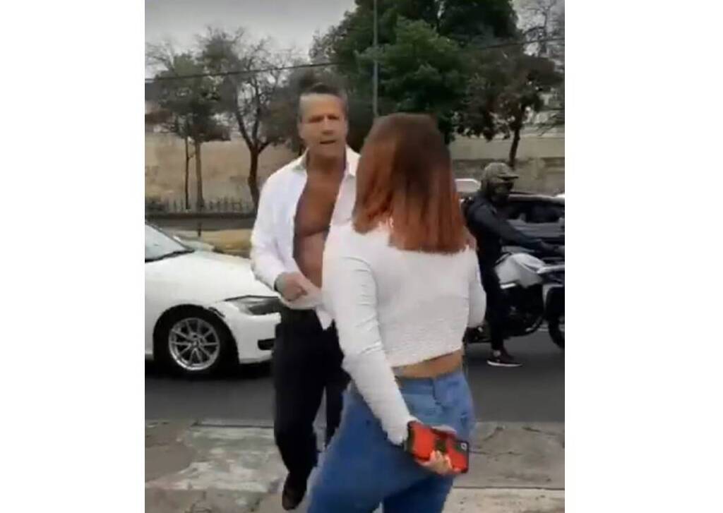 Captan pelea callejera entre Alfredo Adame y una mujer