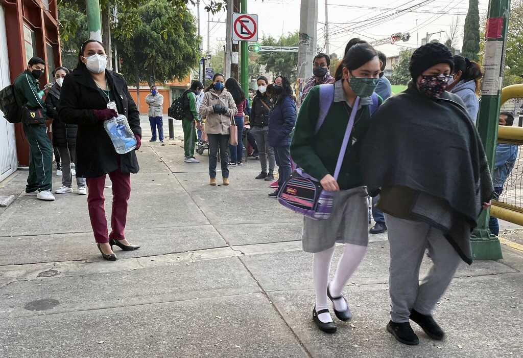 SEP prohibe a maestros reprobar alumnos de primaria y secundaria en México