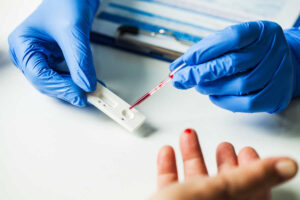Cofepris y DGE rechazan uso de pruebas sanguíneas para detectar COVID-19
