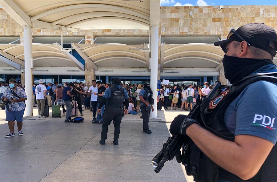 Aeropuerto de Cancún reanuda operaciones; autoridades descartan balacera