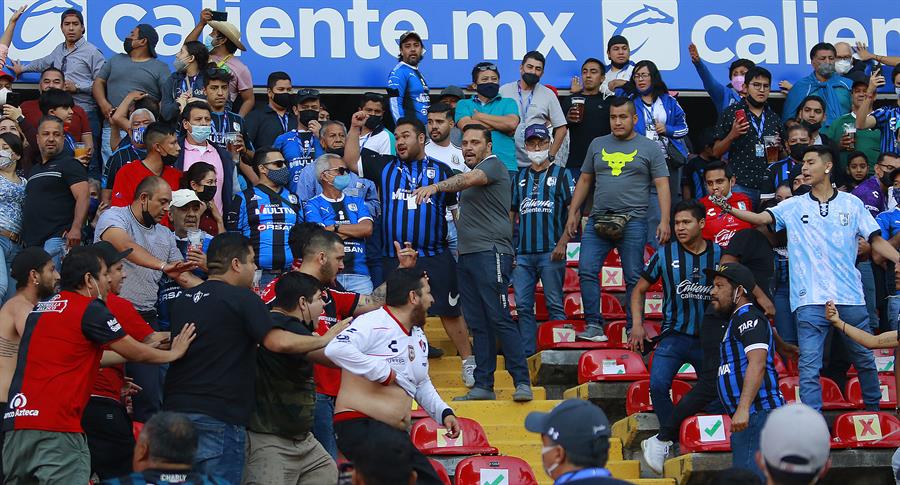 Querétaro jugará un año a puerta cerrada;  estas son las sanciones impuestas por la FMF