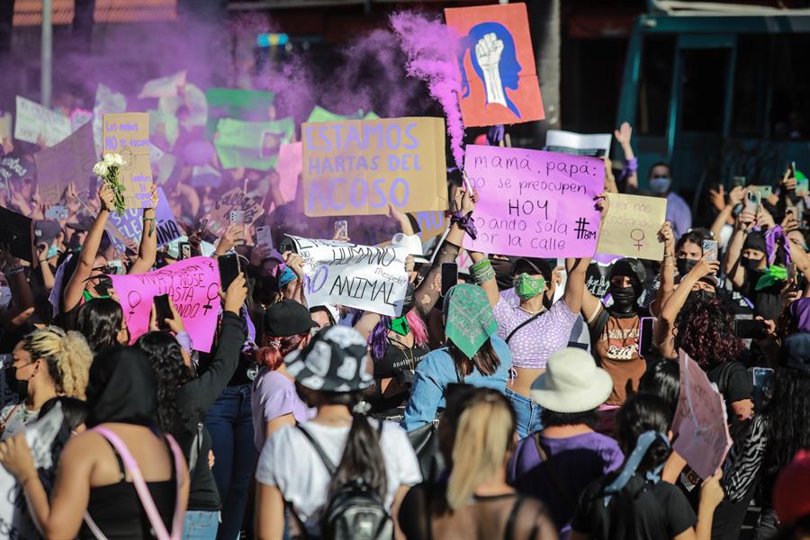 8M: La indignación de las mujeres se apodera de las calles de México