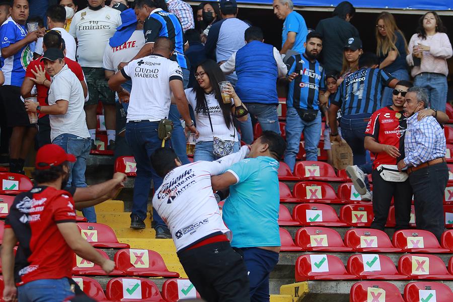 Querétaro vs Atlas: Ambas barras tienen historial de violencia