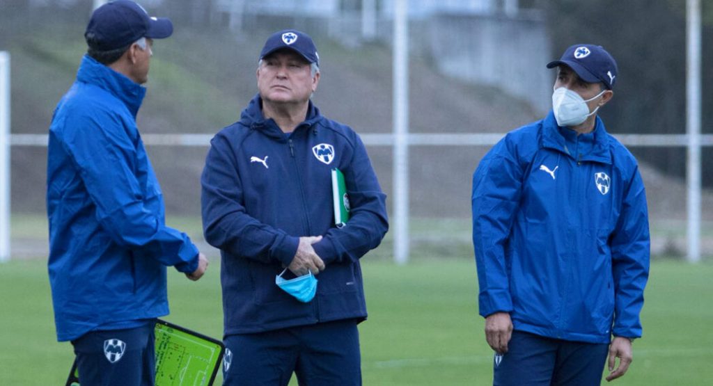 victor-manuel-vucetich-tendra-en-monterrey-refuerzos-que-le-pidio-a-chivas