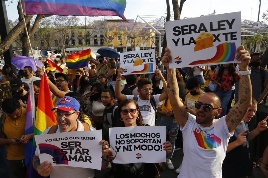 Jalisco aprueba el matrimonio igualitario y castigará terapias de conversión