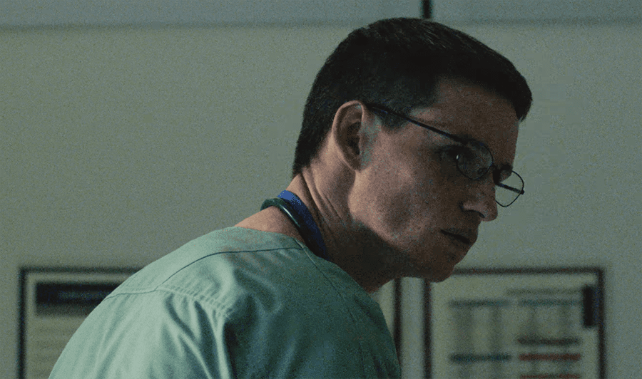 Eddie Redmayne es Charles Cullen, un asesino serial en ‘The Good Nurse’