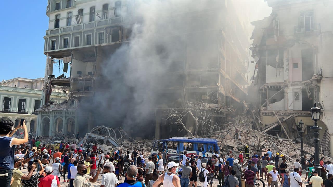 Explosión en Hotel Saratoga, en La Habana, deja al menos 22 muertos y 64 heridos