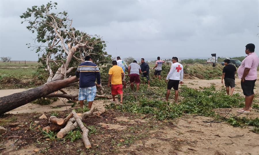 Ciclón Agatha deja al menos 11 muertos y 33 desaparecidos tras su paso por México