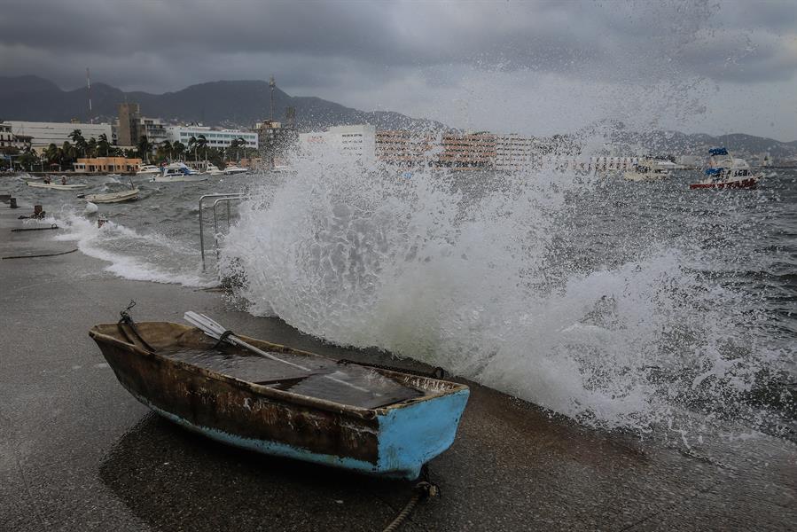 Alerta en México por potencial formación de ciclón tropical en Océano Pacífico