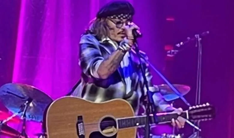 Johnny Depp da concierto con Jeff Beck en Inglaterra