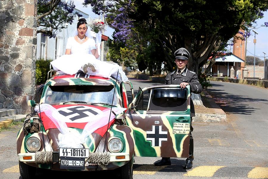 Novios organizan boda con temática nazi en Tlaxcala, ONG la condena