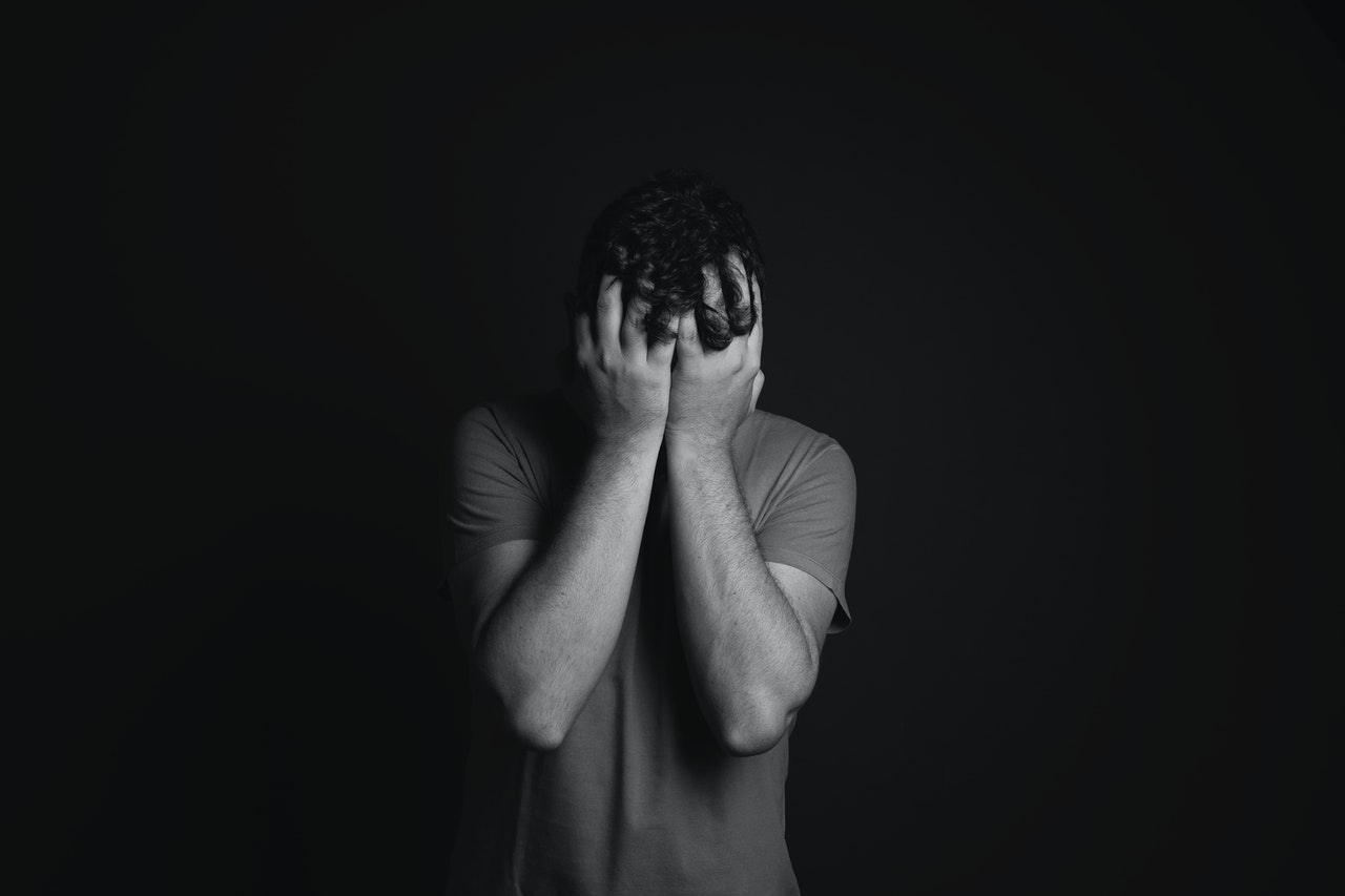 Jóvenes tienen problemas de salud mental recurrentes tras COVID-19, según Estudio