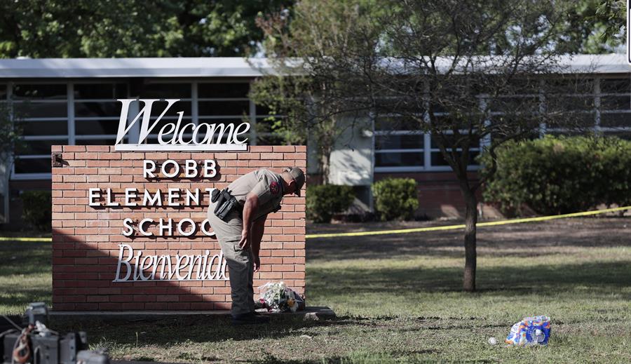 Dos maestras y 19 niños, las víctimas mortales del tiroteo en una primaria de Texas