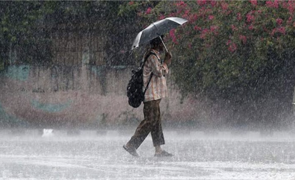 Pronóstico del tiempo: Dos ciclones amenazan México, habrá fuertes lluvias