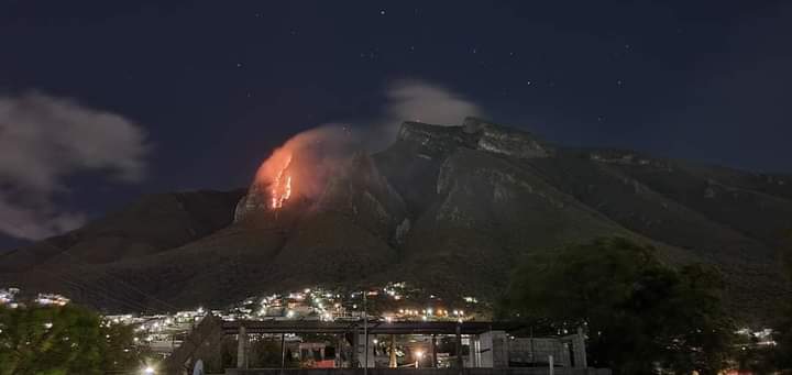 Así fue el incendio en el Cerro de la Silla, en Nuevo León