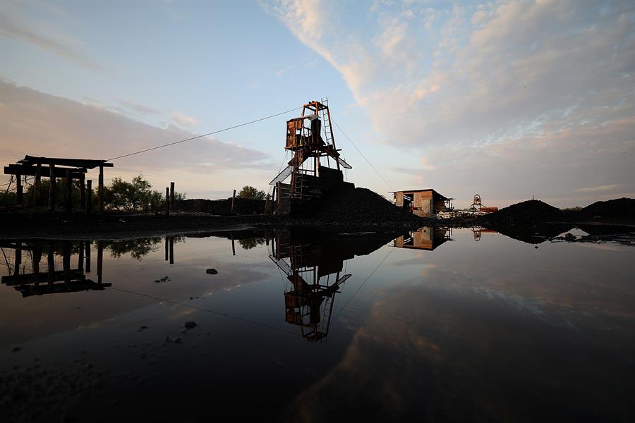 A dos semanas de derrumbe en mina de Coahuila, sigue incertidumbre