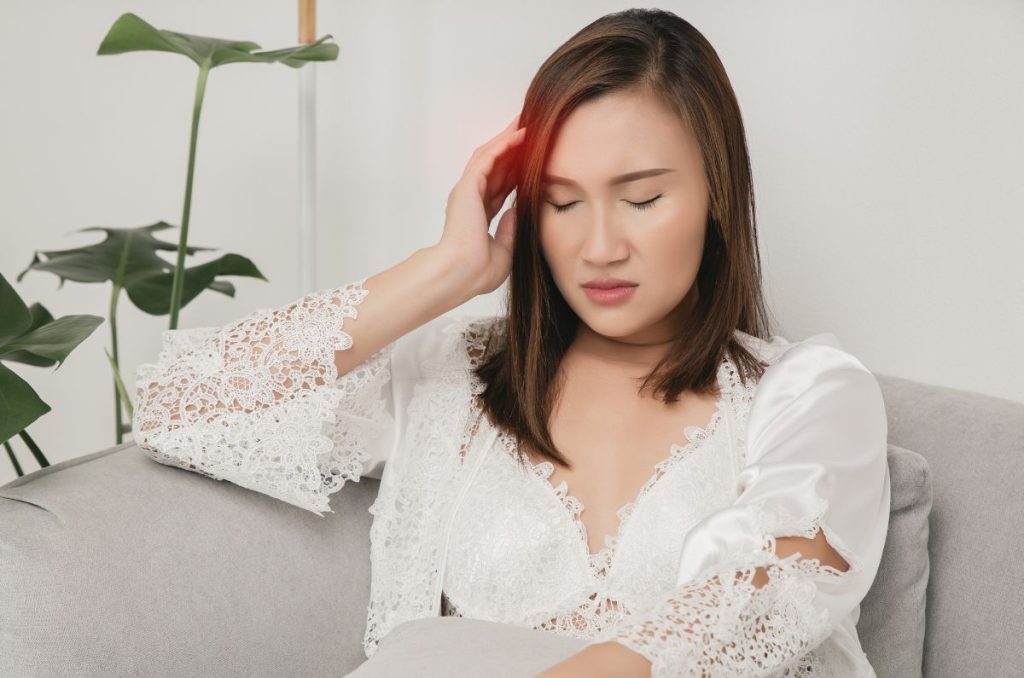 Deshazte del dolor de cabeza en 1,2 por 3. Checa estos remedios caseros para deshacerte de los dolores de cabeza de manera natural y efectiva.