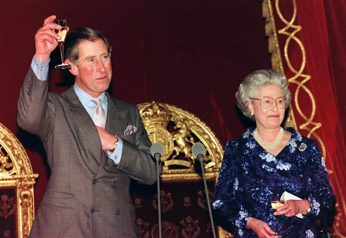 Rey Carlos llora la muerte de Isabel II: ‘Soberana querida y madre muy amada’