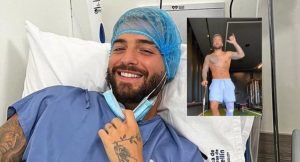 Maluma reaparece con bastón tras delicada cirugía