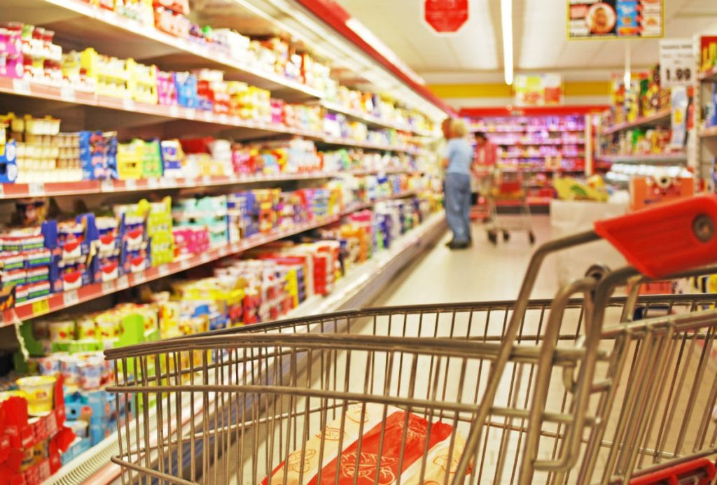 En qué supermercados hay despensa más barata, según Profeco