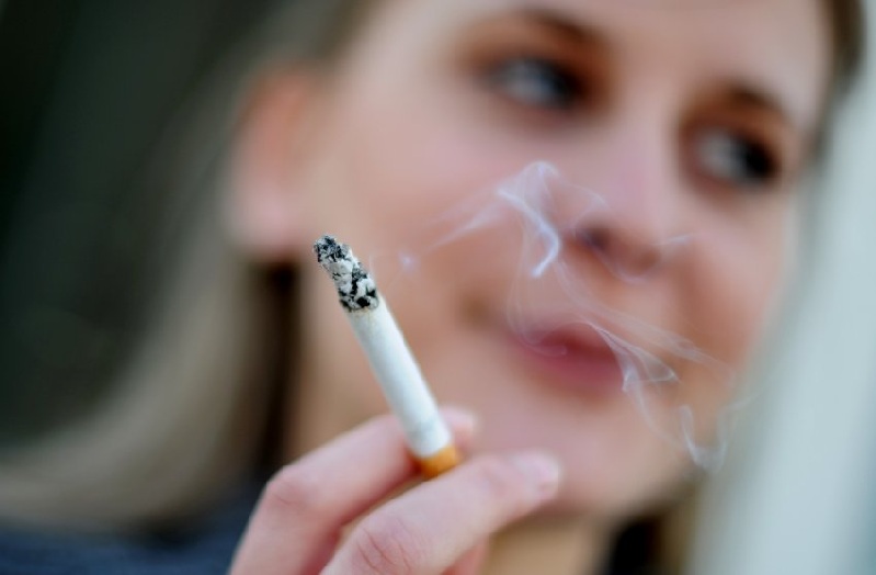 el-tabaquismo-entre-causas-del-aumento-de-la-esclerosis-multiple-en-mujeres