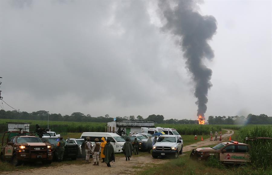 Explosión en gasoducto de Pemex, en Tabasco, deja un muerto y múltiples daños