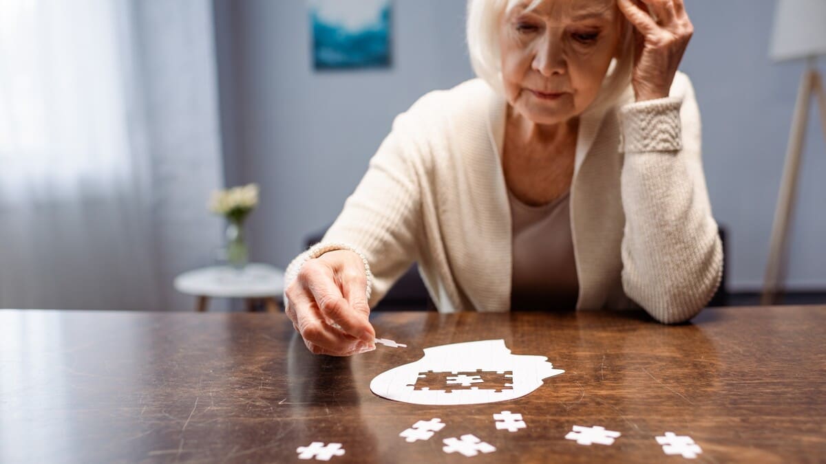 Un hallazgo molecular explicaría por qué el alzheimer afecta más a mujeres