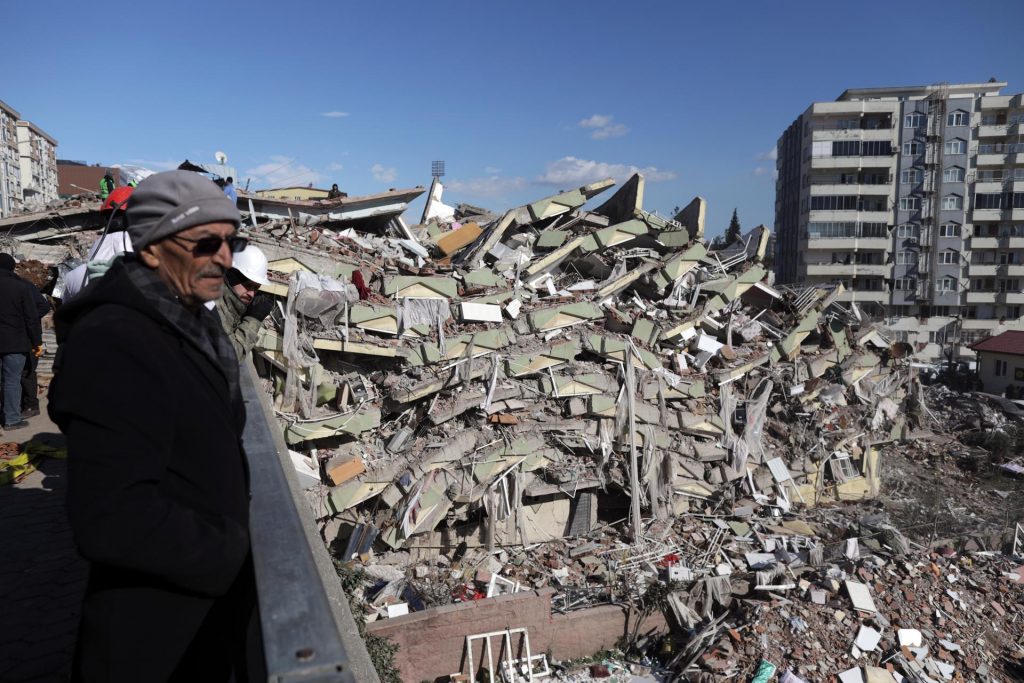 Cómo ayudar a las víctimas del terremoto en Turquía y Siria