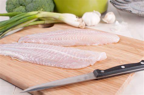 Alerta por venta de pescado congelado chino, que no te den tilapia por trucha