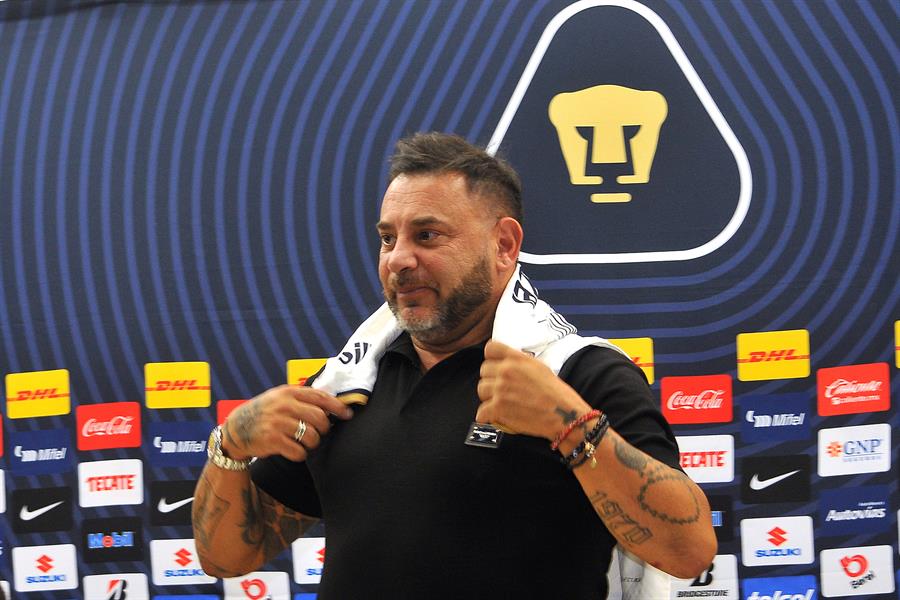 Los jugadores que podría fichar Pumas tras llegada de Antonio Mohamed