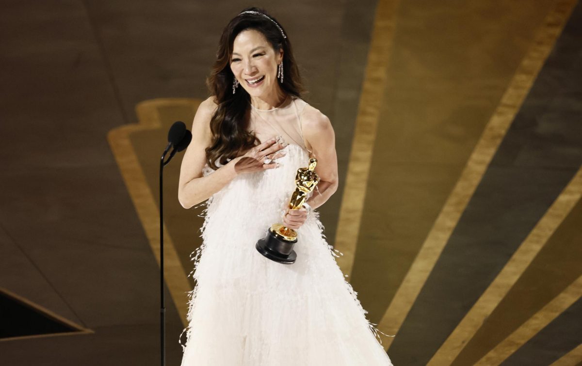 Michelle Yeoh hace historia como la primera mujer asiática en ganar el Oscar a Mejor Actriz