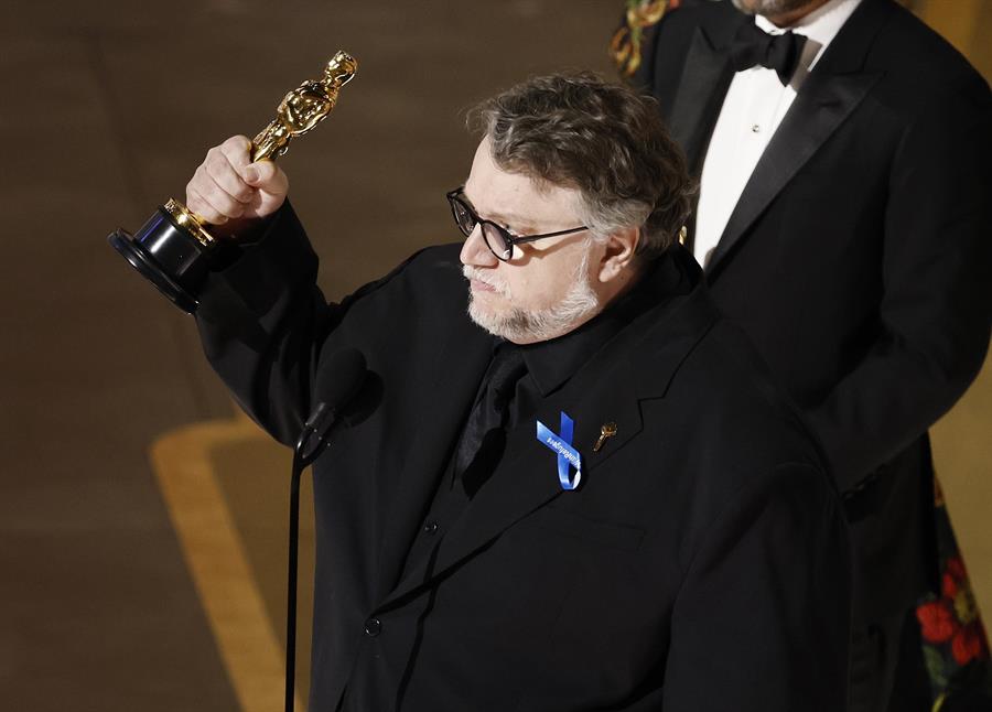 Guillermo del Toro gana el Oscar a Mejor Película Animada por ‘Pinocho’