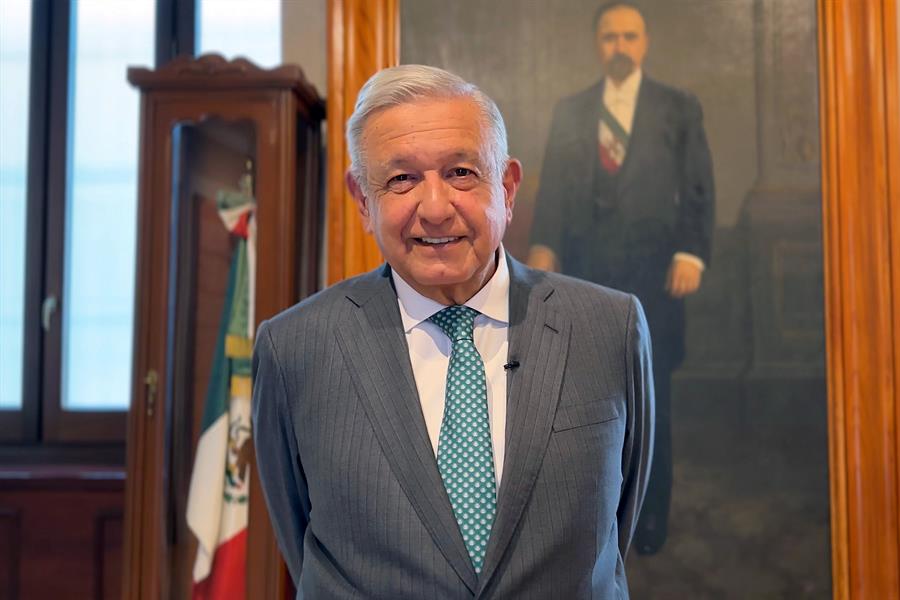 AMLO reaparece tras contagio de COVID-19 y ante rumores afirma: ‘Estoy bien’