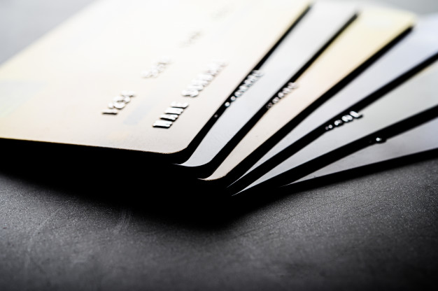 Tallado de tarjetas: Así puedes prevenir el fraude en cajeros automáticos