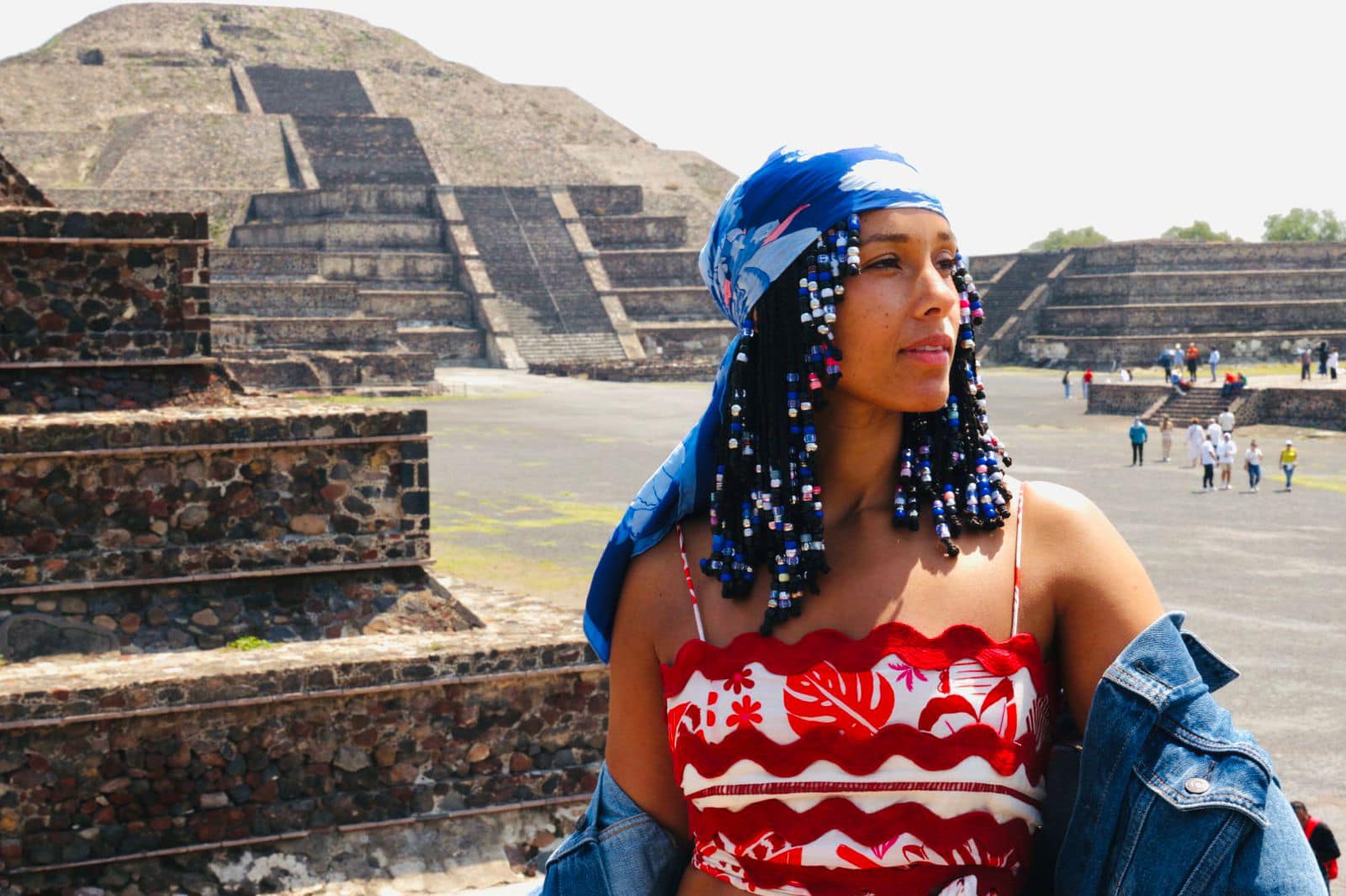 Alicia Keys visita las Pirámides de Teotihuacán en su visita a México