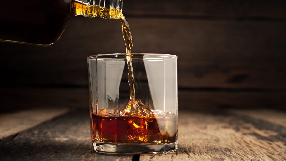 La botella de whisky más cara del mundo fue vendida en 1.5 millones de libras