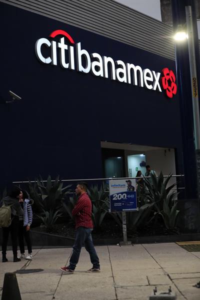 Gobierno de México retira su interés por comprar Banamex