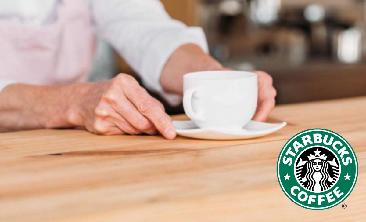 Starbucks lanza vacantes para adultos mayores, establece acuerdo con Inapam