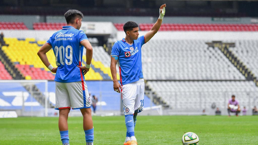 Cruz Azul: Luis Mario Iturbide y Javier Suárez, los juveniles que buscan lugar