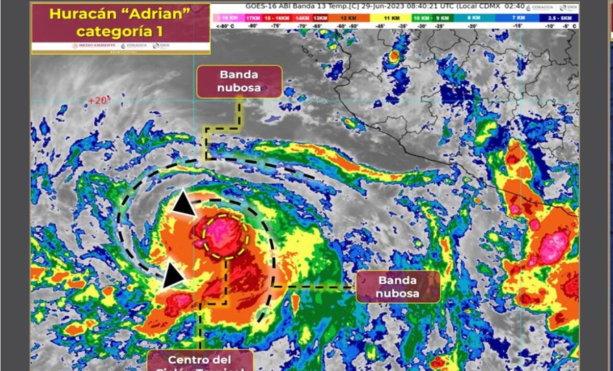 El huracán Adrian se aleja ‘paulatinamente’ de costas mexicanas