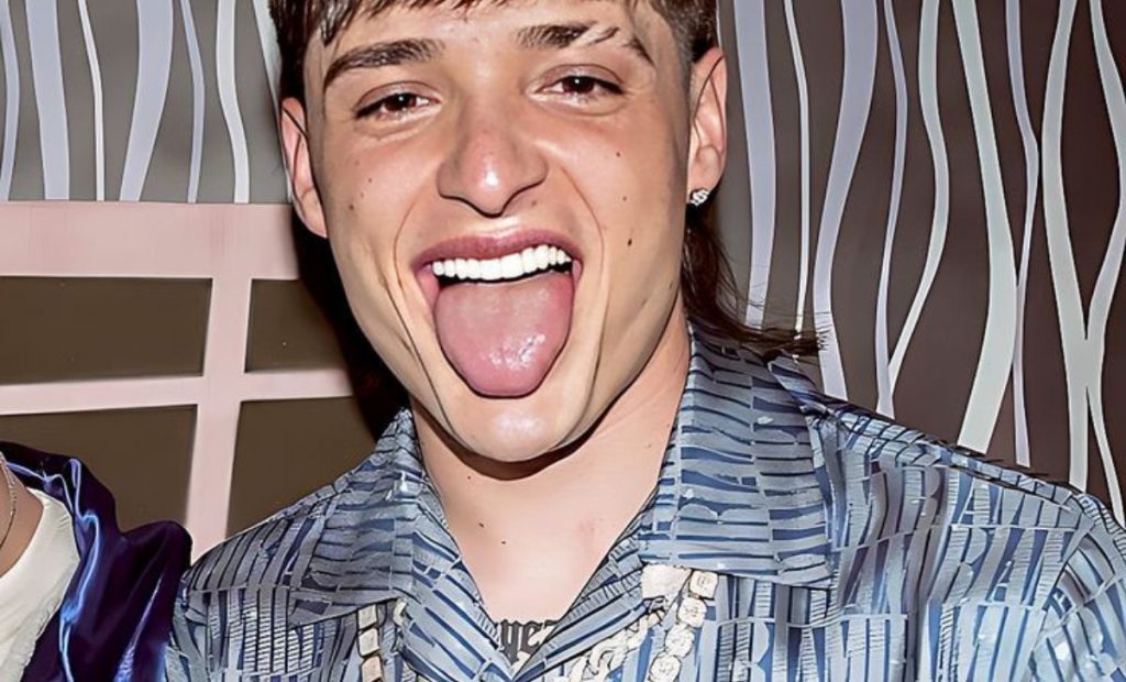 peso-pluma-lanza-genesis-junto-mike-tyson-y-lady-gaga