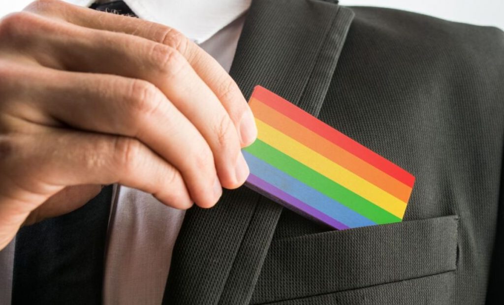 que-hacer-si-experimentas-discriminacion-laboral-por-tu-orientacion-sexual-o-identidad-de-genero