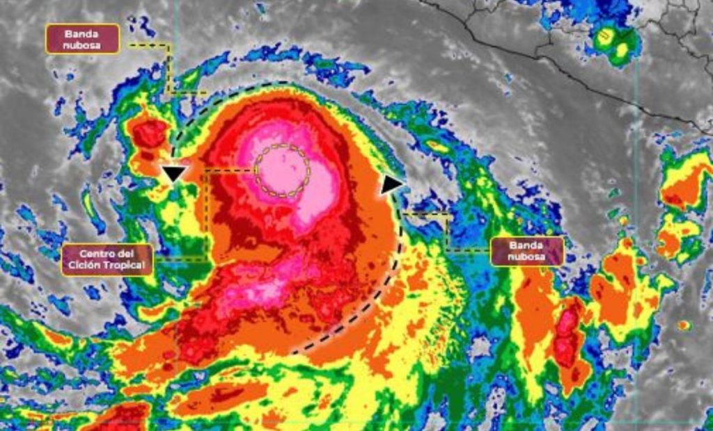 Tormenta Tropical Adrian en imagen satelital