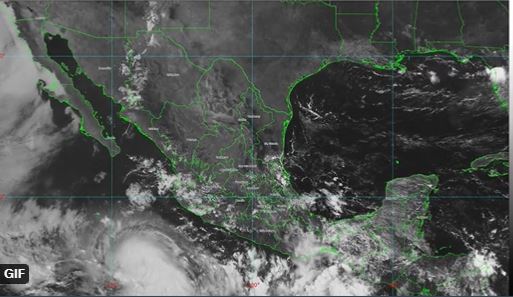 Tormenta Adrian se intensifica a huracán en el Pacífico de México