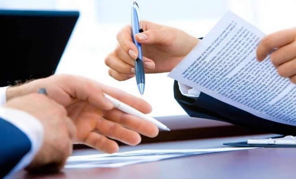 Imagen ilustrativo de contrato bancario