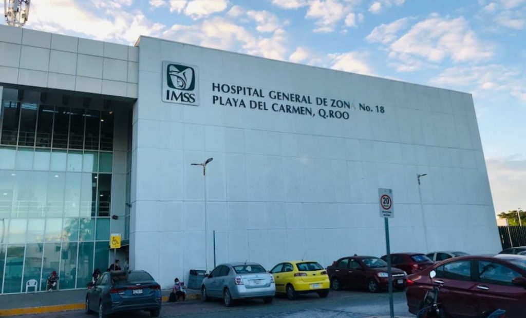 Fachada del hospital público número 18 del IMSS en Quintana Roo